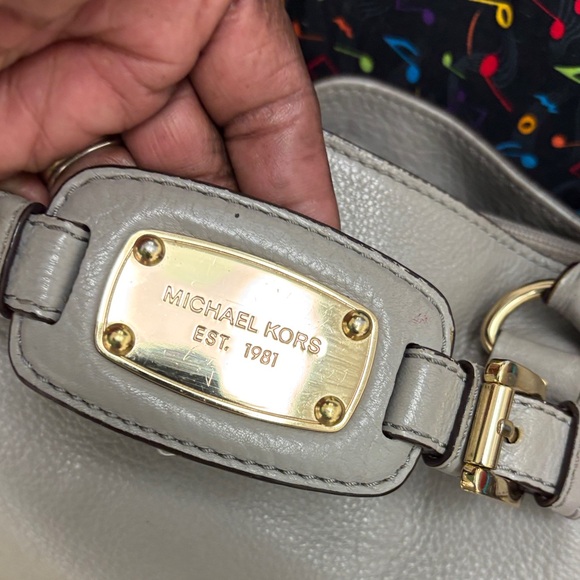 Michael Kors Gray Shoulder Bag with Gold Accents - Picture 5 of 16